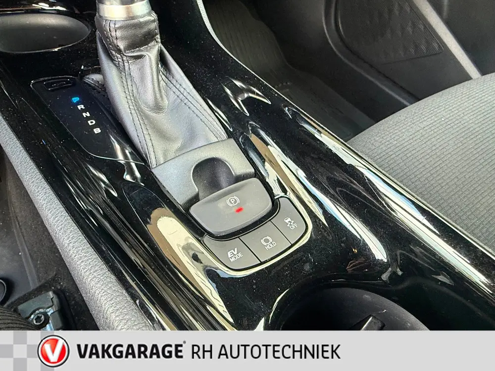 Toyota C-Hr 1.8 Hybrid Dynamic uit 2019, foto 14