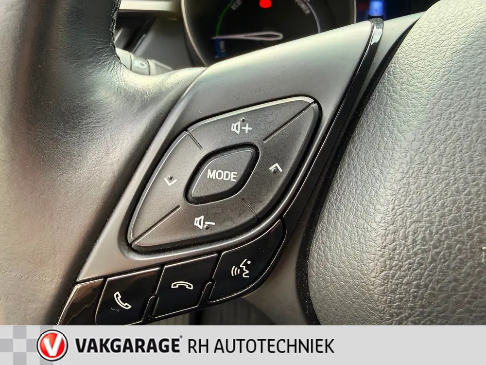 Toyota C-Hr 1.8 Hybrid Dynamic uit 2019, foto 15