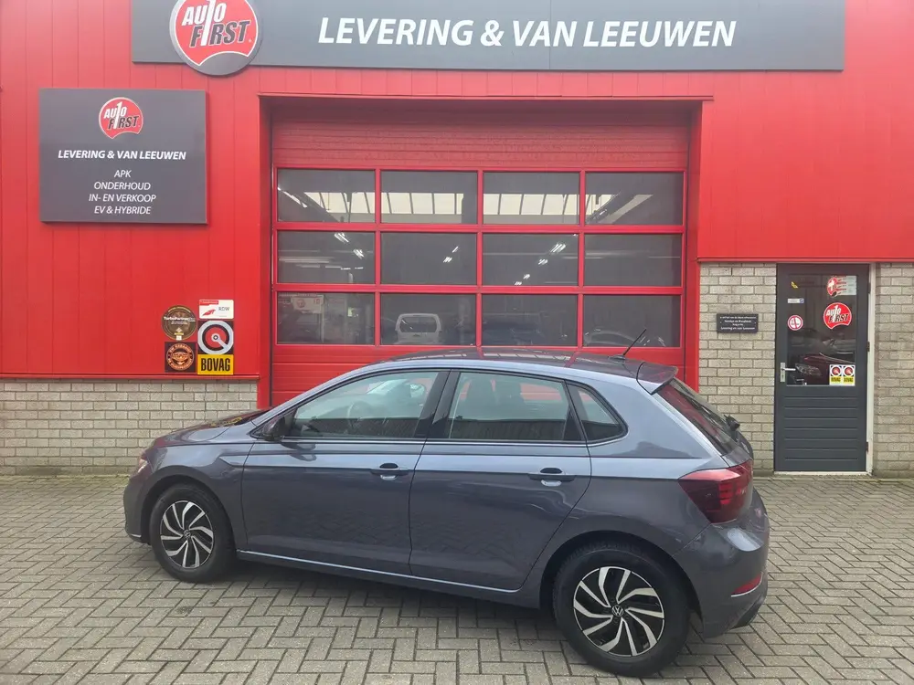 Volkswagen Polo 1.0 TSI Life Cruise control/ Navigatie/ Appl uit 2022, foto 2