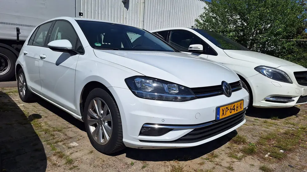 Volkswagen Golf 1.6 TDI Comfortline (motor defect) uit 2019, foto 3