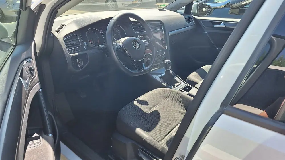 Volkswagen Golf 1.6 TDI Comfortline (motor defect) uit 2019, foto 5