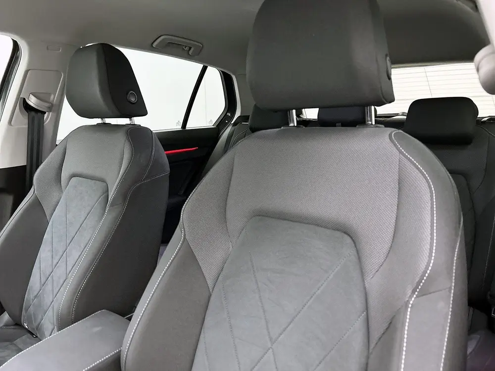 Volkswagen Golf 1.4 eHybrid Style | 204 PK | Soh 100% | Park uit 2021, foto 11