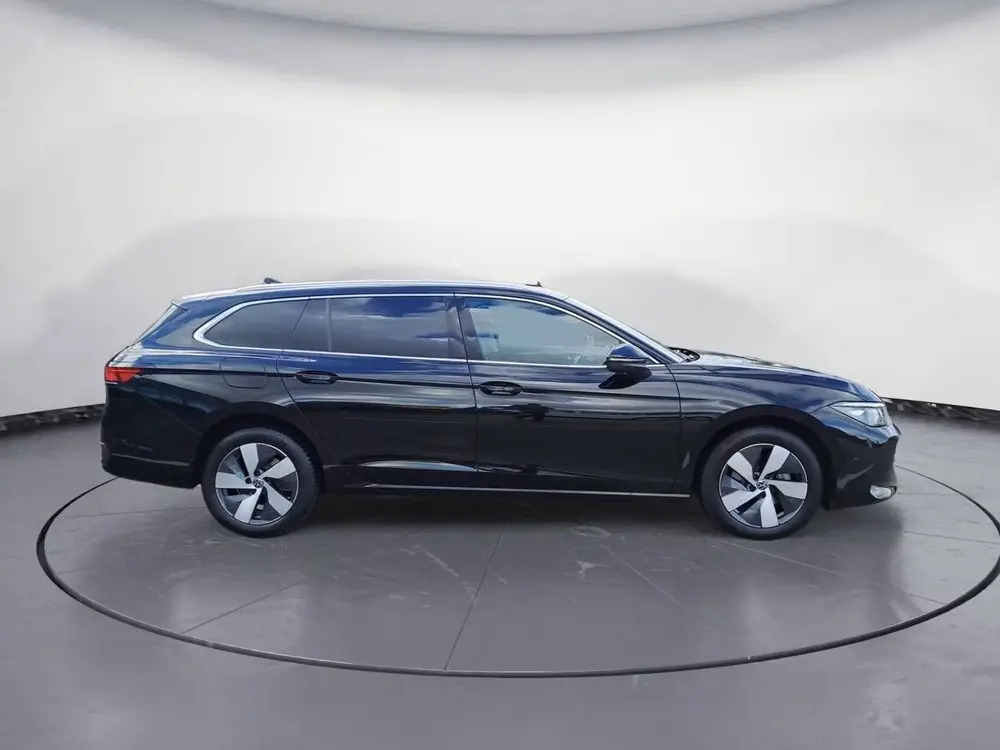 Volkswagen Passat Variant 2.0 TDI 150 PK Automaat Panorama-S uit 2025, foto 2