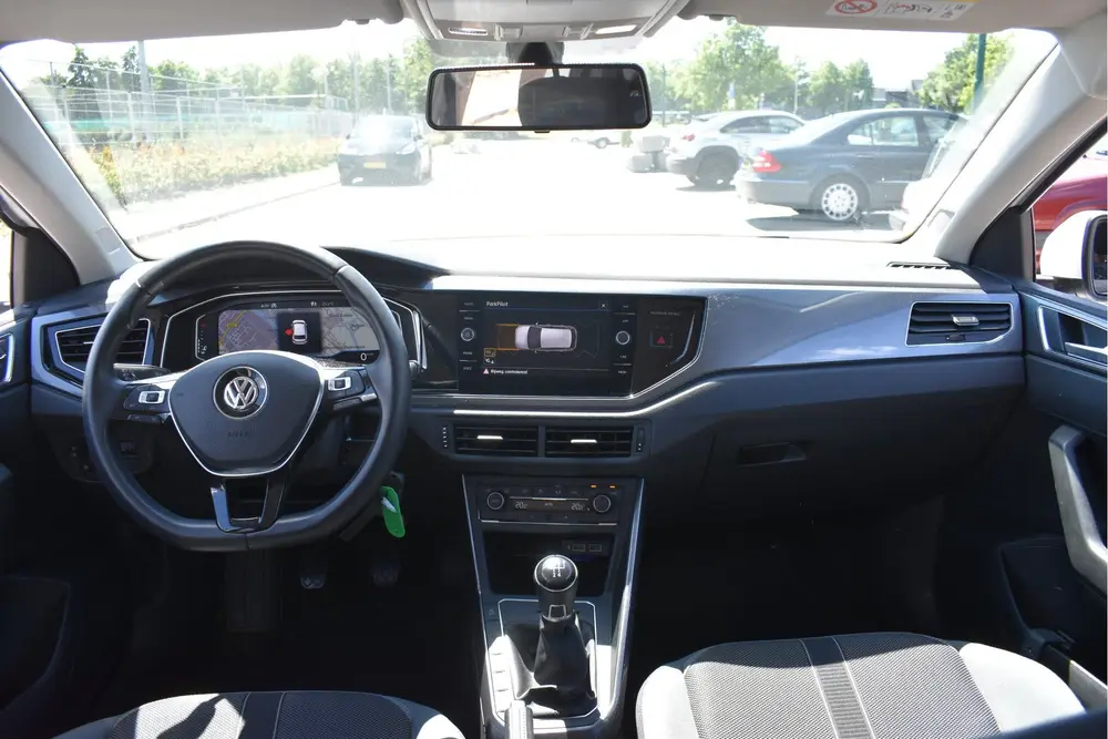 Volkswagen Polo 1.0 TSI Highline Executive 96 pk | NL-Auto | uit 2020, foto 13