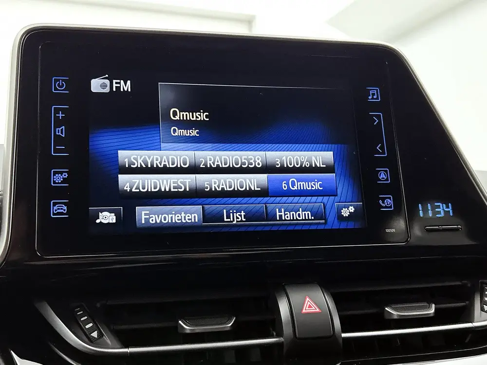 Toyota C-Hr 1.8 Hybrid Dynamic | Navigatie | Airco | Achteru uit 2019, foto 7