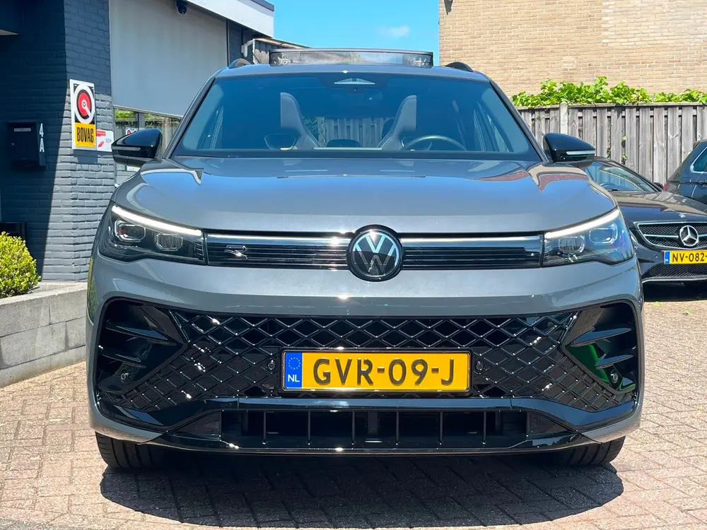 Volkswagen Tiguan 1.5 eHybrid R-Line pano trekh 1EIG 272PK N uit 2025, foto 10