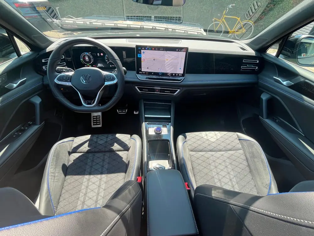 Volkswagen Tiguan 1.5 eHybrid R-Line pano trekh 1EIG 272PK N uit 2025, foto 14