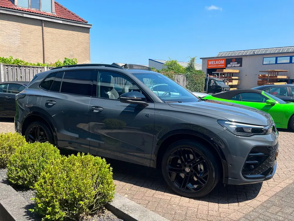 Volkswagen Tiguan 1.5 eHybrid R-Line pano trekh 1EIG 272PK N uit 2025, foto 8