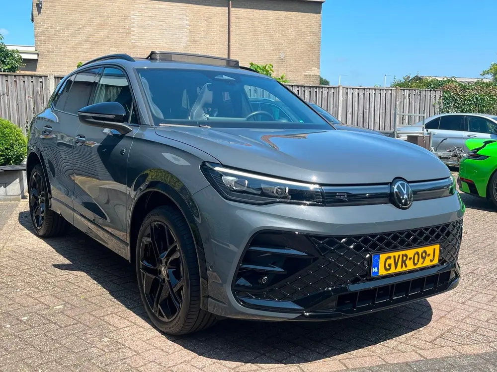 Volkswagen Tiguan 1.5 eHybrid R-Line pano trekh 1EIG 272PK N uit 2025, foto 9