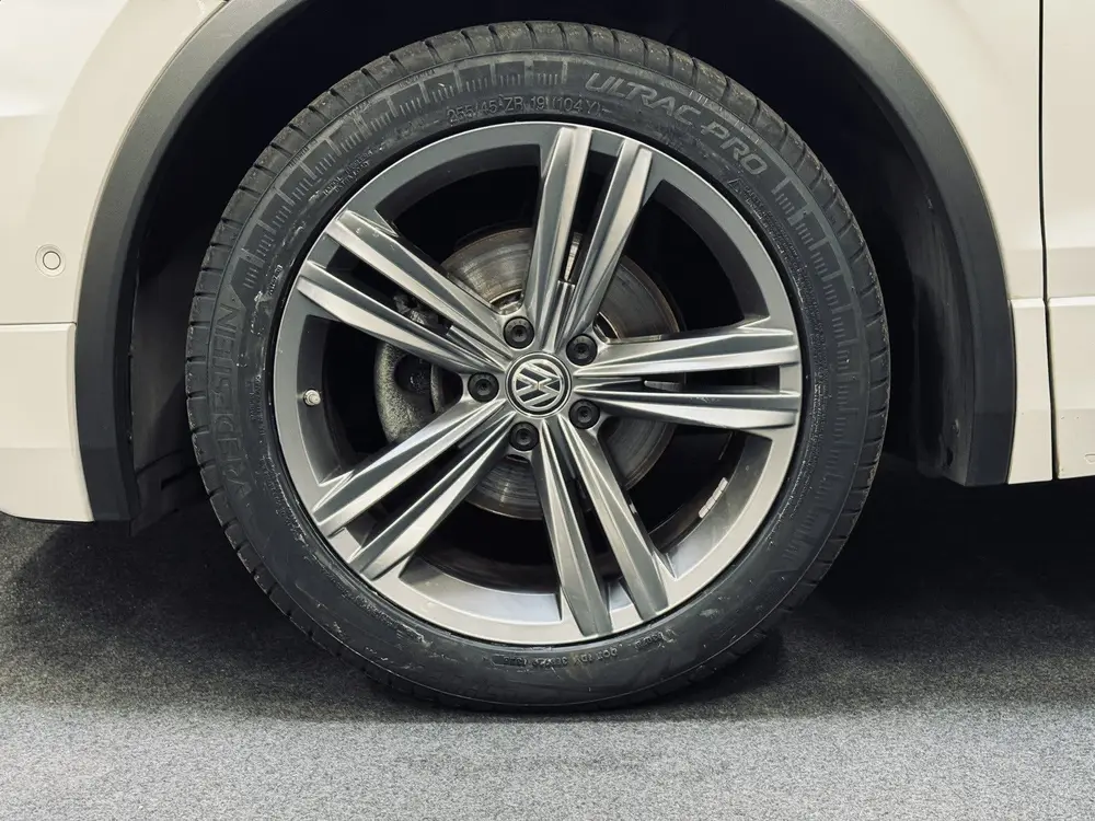 Volkswagen Tiguan 1.5 TSI ACT Highline R-Line | Panorama | L uit 2020, foto 10