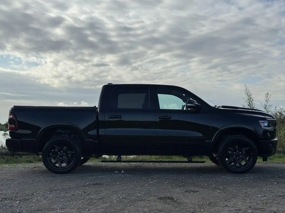 Dodge Ram 1500 LARAMIE NIGHT 5.7L V8, LAGE BIJTELLING, PANO uit 2019, foto 3