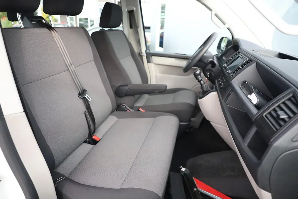 Volkswagen Transporter Kombi 2.0 TDI L1H1 Comfortline 102PK uit 2019, foto 9