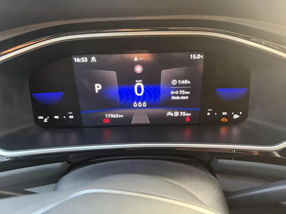 Volkswagen T-Roc 1.5 TSI Sport Business R panoramadak uit 2022, foto 13