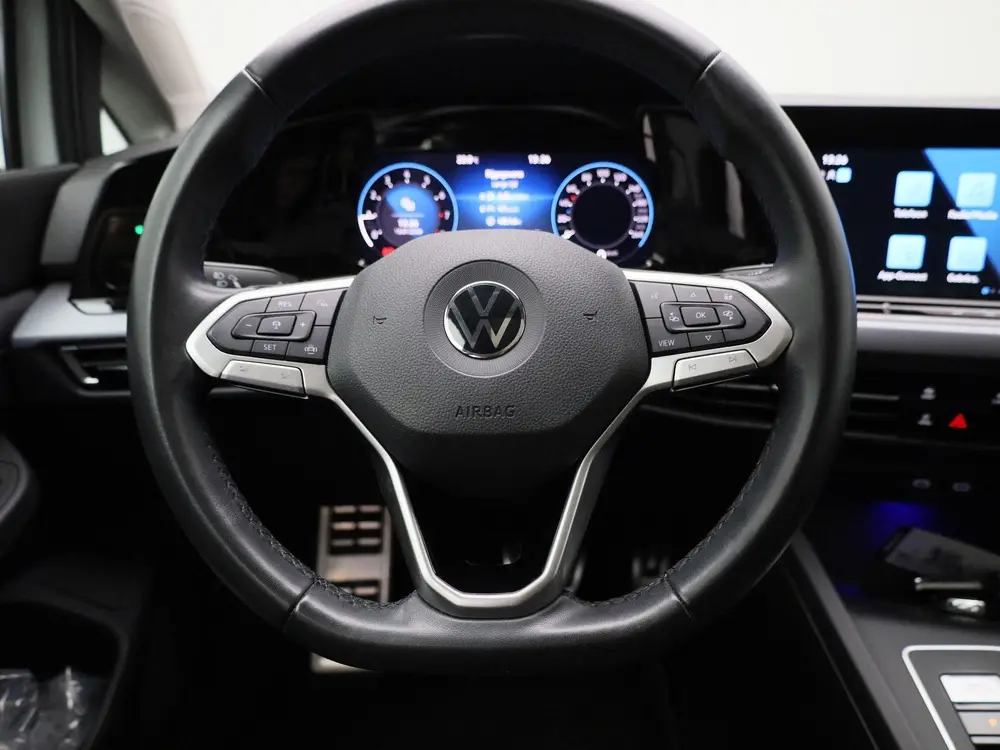 Volkswagen Golf 1.0 eTSI Life | Automaat | Panorama dak | Vi uit 2022, foto 3