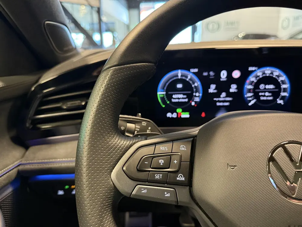 Volkswagen Passat Variant 1.5 eTSI R-Line Edition PHEV|PANO| uit 2025, foto 15