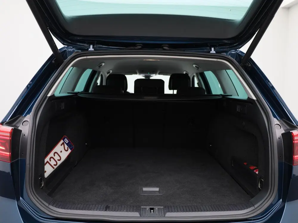Volkswagen Passat Variant 2.0 TDI 90kW DSG Style Business AU uit 2022, foto 14