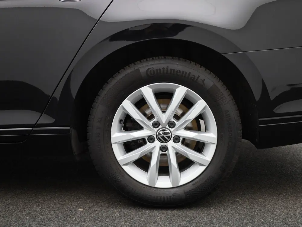 Volkswagen Passat Variant 2.0 TDI Elegance Business R AUTOMA uit 2023, foto 13