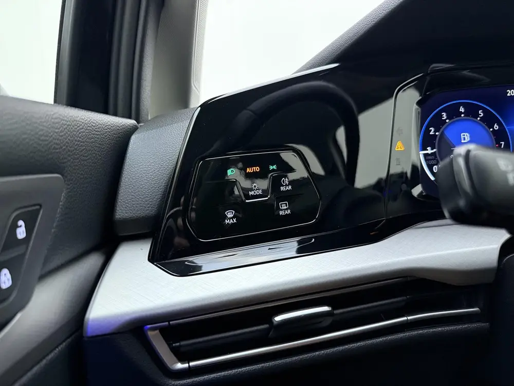 Volkswagen Golf 1.0 TSI Life | TREKHAAK | CLIMATE CONTROL | uit 2021, foto 17
