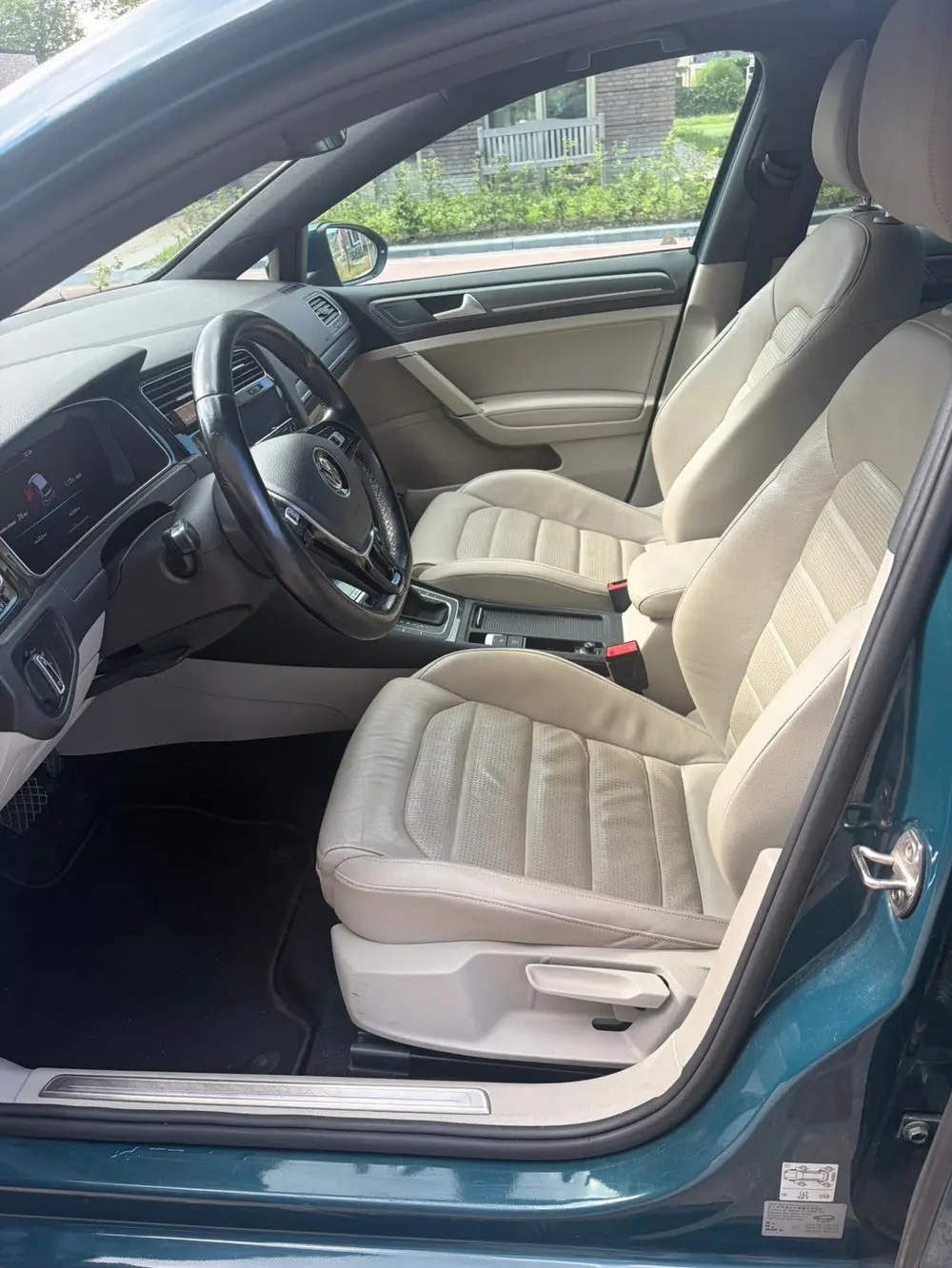 Volkswagen Golf e-Golf 36 kWh 136 pk Automaat 2019 Peacock Groen uit 2019, foto 11