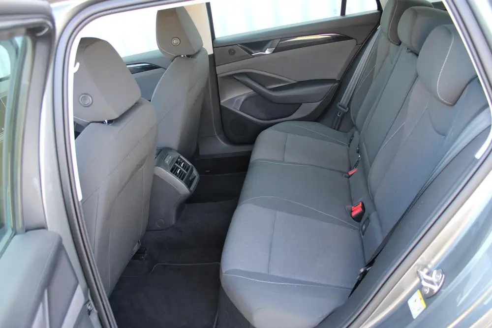 Volkswagen Passat Variant 1.5 eTSI 150 pk | Incl. 12 maanden uit 2024, foto 16