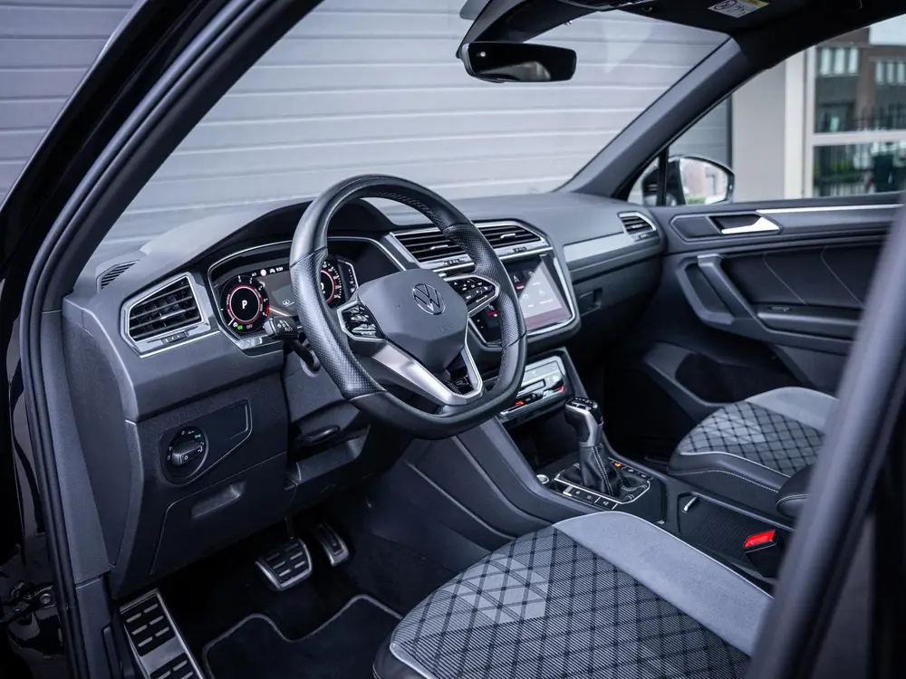 Volkswagen Tiguan 1.4 TSI eHybrid R-Line Business+ - Pano l uit 2022, foto 2