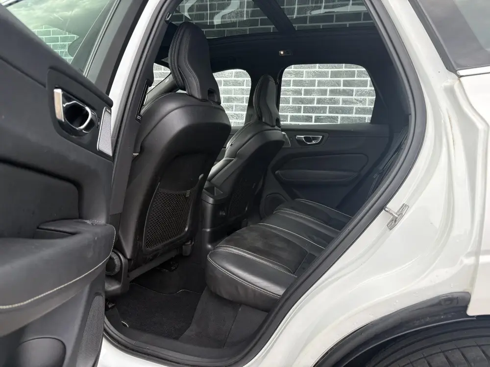 Volvo XC60 2.0 T8 Twin Engine AWD R-Design | Luchtvering | B uit 2019, foto 12