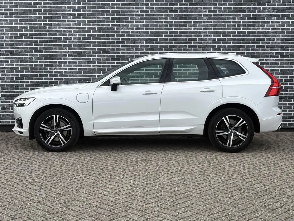 Volvo XC60 2.0 T8 Twin Engine AWD R-Design | Luchtvering | B uit 2019, foto 7