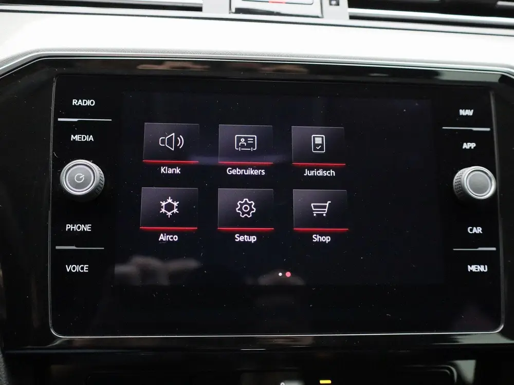 Volkswagen Passat Variant 2.0 TDI DSG Style Business | ELEK. uit 2021, foto 18
