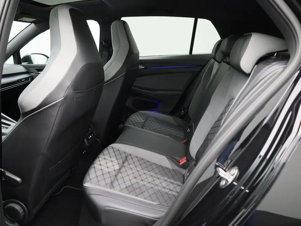 Volkswagen Golf 1.5 eTSI R-Line | IQ-LIGHT | PANORAMADAK | N uit 2022, foto 10