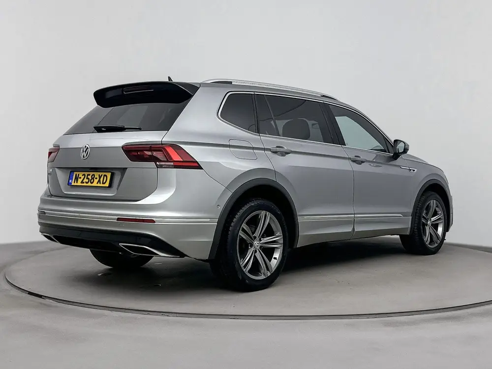 Volkswagen Tiguan Allspace 1.5 TSI Highline Business R | ACC uit 2022, foto 4