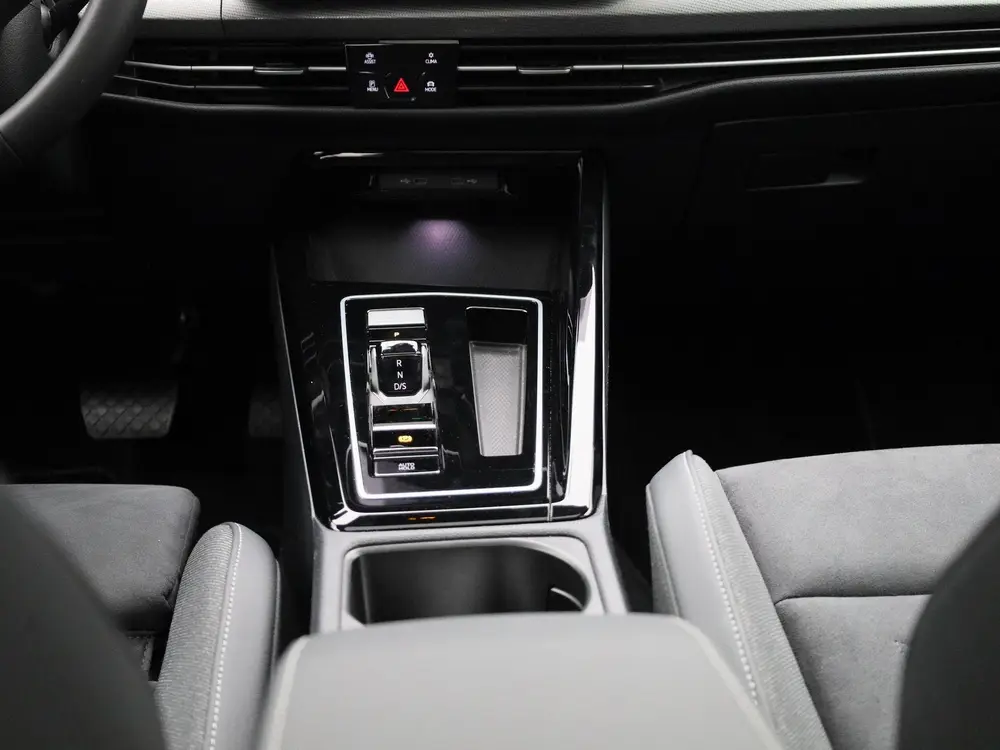 Volkswagen Golf 1.5 eHybrid Style Edition 204 PK| Panoramada uit 2025, foto 10