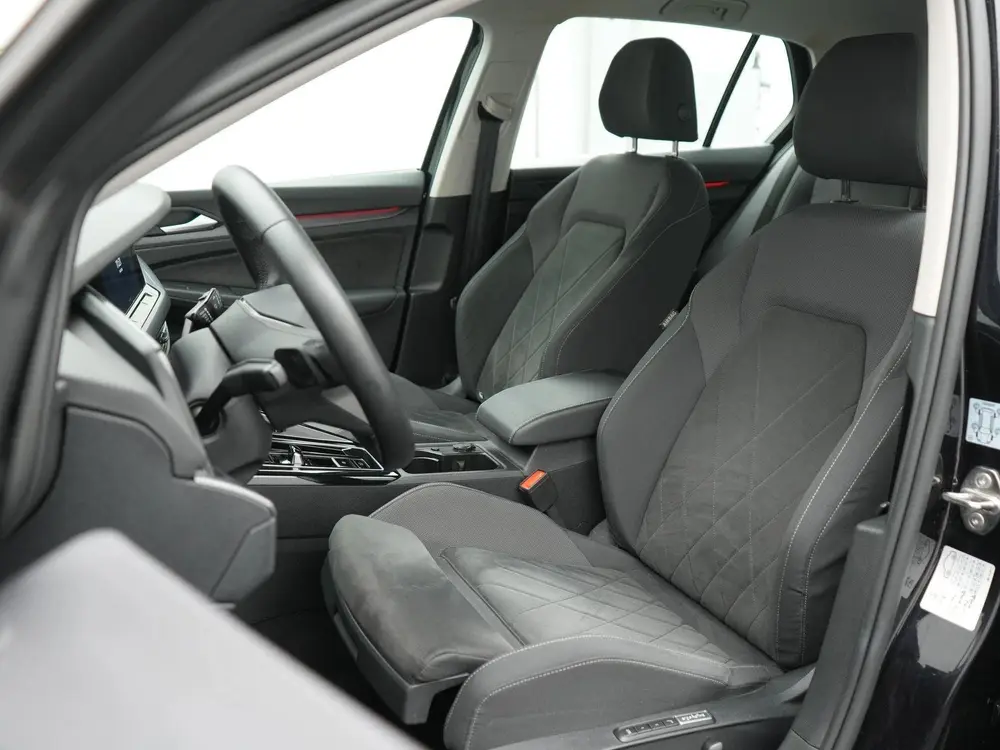 Volkswagen Golf 1.4 eHybrid Style PHEV 204PK | COMFORTSTOELE uit 2023, foto 7
