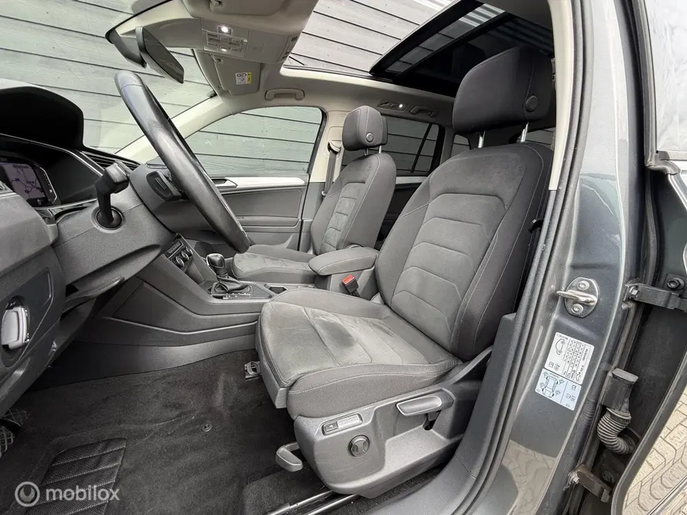 Volkswagen Tiguan 1.5 TSI ACT R-Line Pano.dak/Trekhaak/Virit uit 2020, foto 5