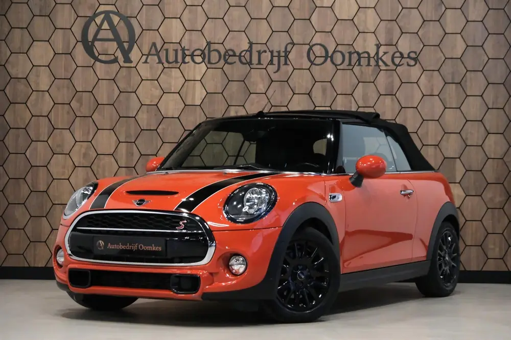 Mini Cabrio 2.0 Cooper S *46.976km* |Sportinterieur/Navigati uit 2019