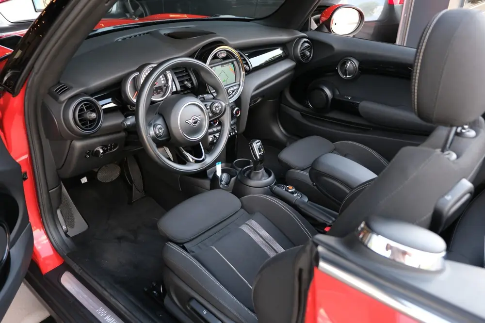 Mini Cabrio 2.0 Cooper S *46.976km* |Sportinterieur/Navigati uit 2019, foto 2