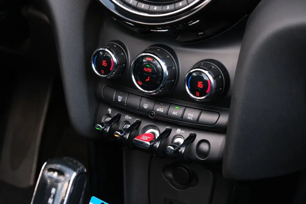 Mini Cabrio 2.0 Cooper S *46.976km* |Sportinterieur/Navigati uit 2019, foto 8