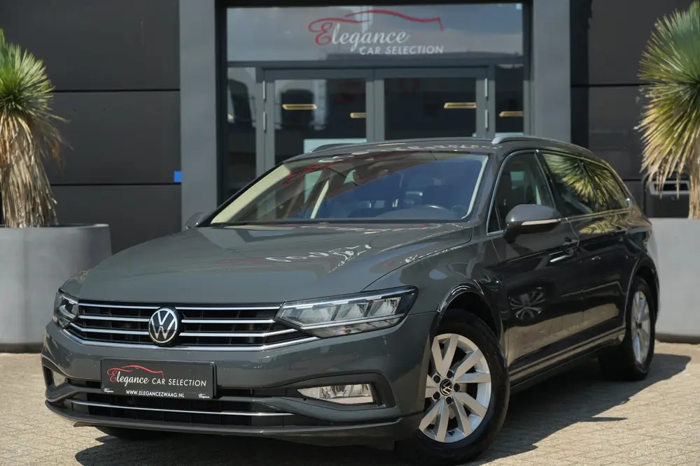 Volkswagen Passat Variant 1.5 TSI Business | 150 PK | Naviga uit 2021