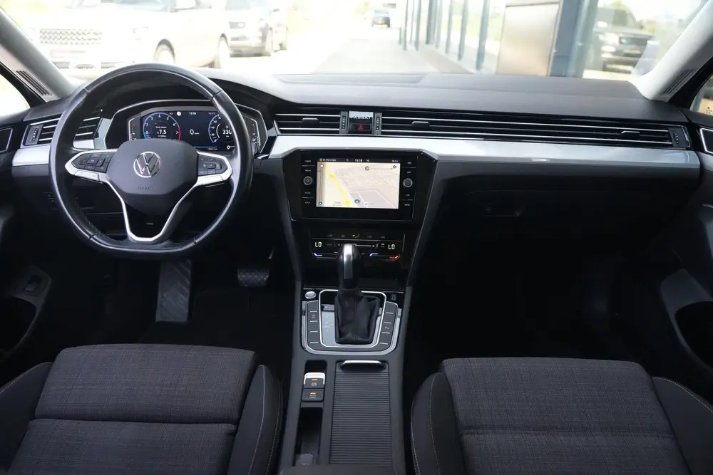 Volkswagen Passat Variant 1.5 TSI Business | 150 PK | Naviga uit 2021, foto 3