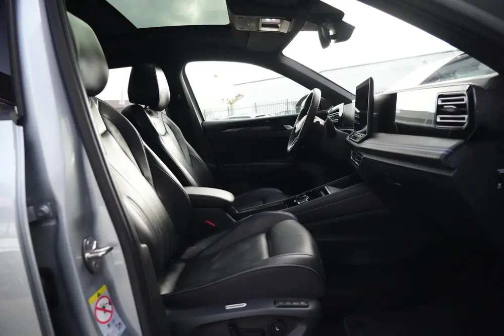 Volkswagen Tiguan R-Line | 204 PK | Panoramadak | Head-up di uit 2026, foto 9