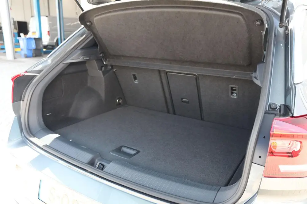 Volkswagen T-Roc 1.0 TSI 110pk R-Line | App Connect | Achter uit 2023, foto 16