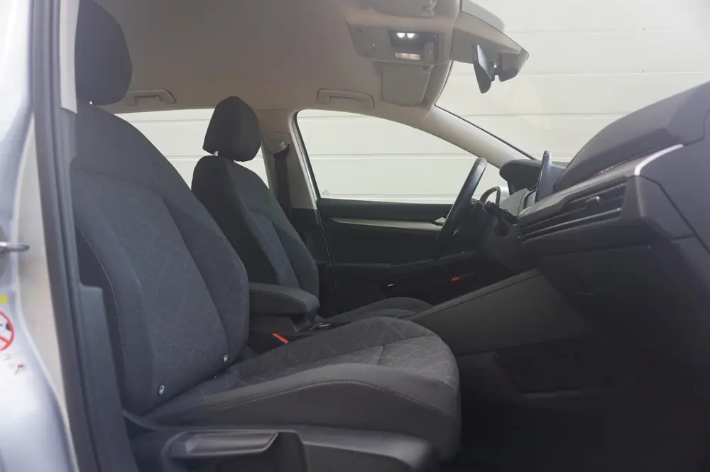 Volkswagen Golf Variant 1.0 eTSI 110pk DSG Life | Navigatie uit 2022, foto 15