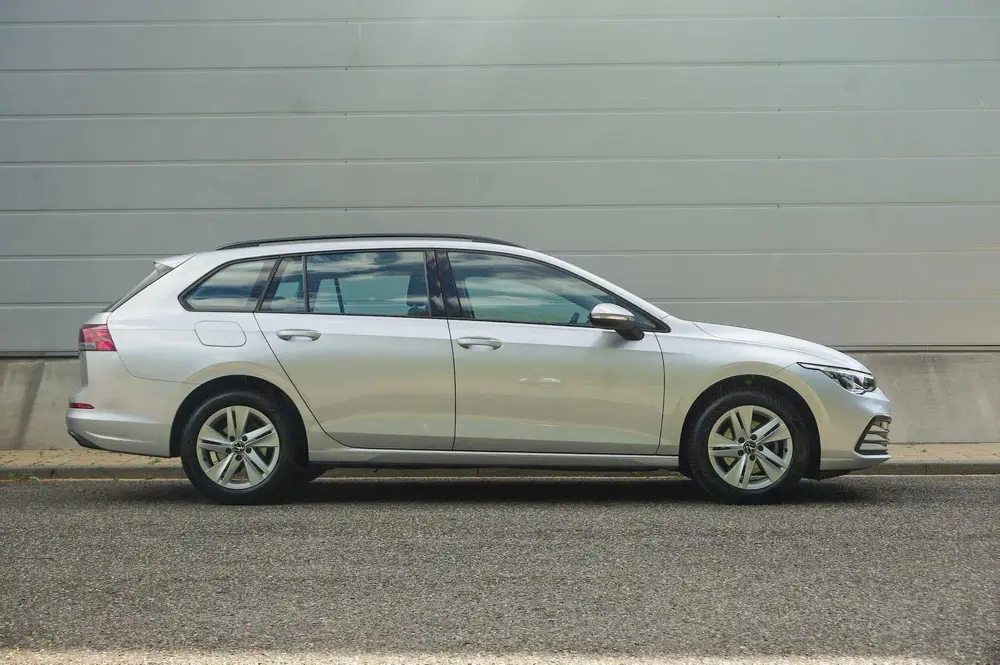 Volkswagen Golf Variant 1.0 eTSI 110pk DSG Life | Navigatie uit 2022, foto 3