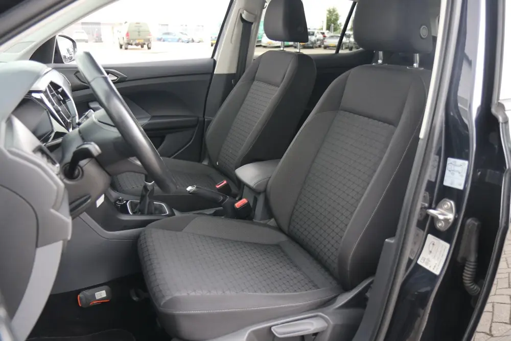 Volkswagen T-Cross 1.0 TSI 95 pk Life | Climatronic | App Co uit 2019, foto 4