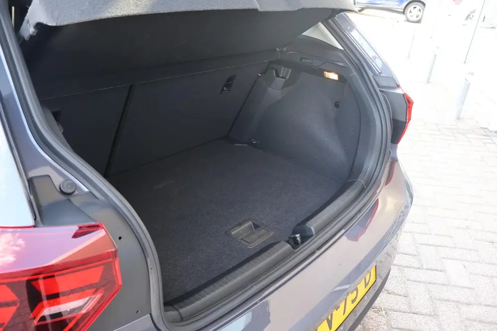 Volkswagen Polo 1.0 TSI 95pk DSG Life Edition | Camera | PDC uit 2024, foto 17
