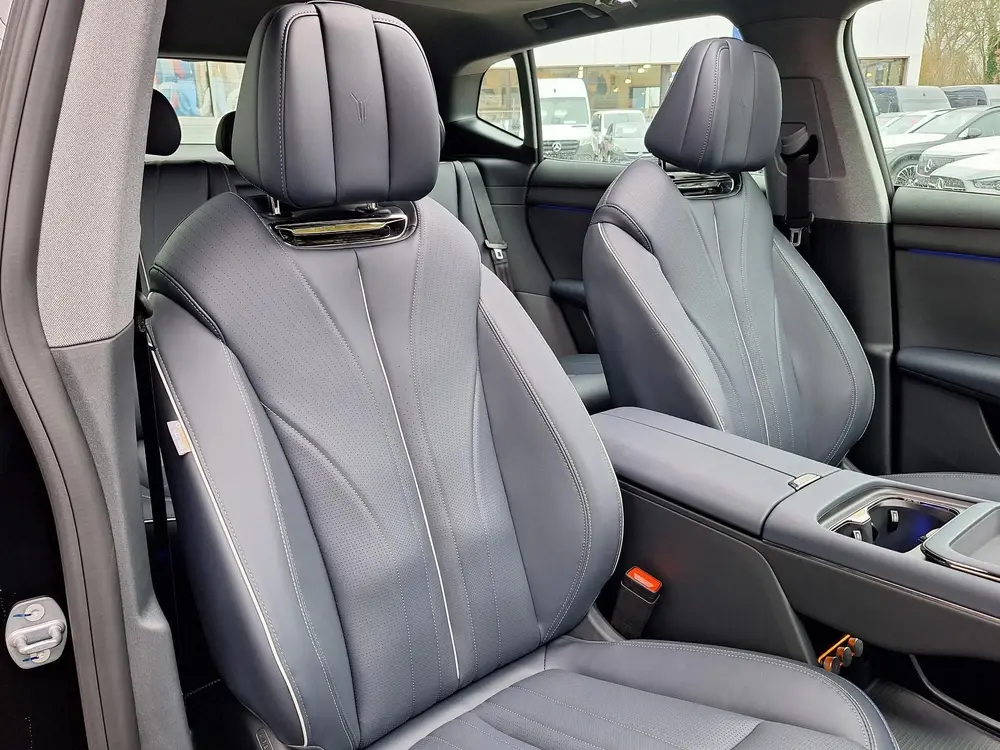 Voyah Courage Business Edition 80 kWh | Schuifdak | 360 ca uit 2026, foto 17