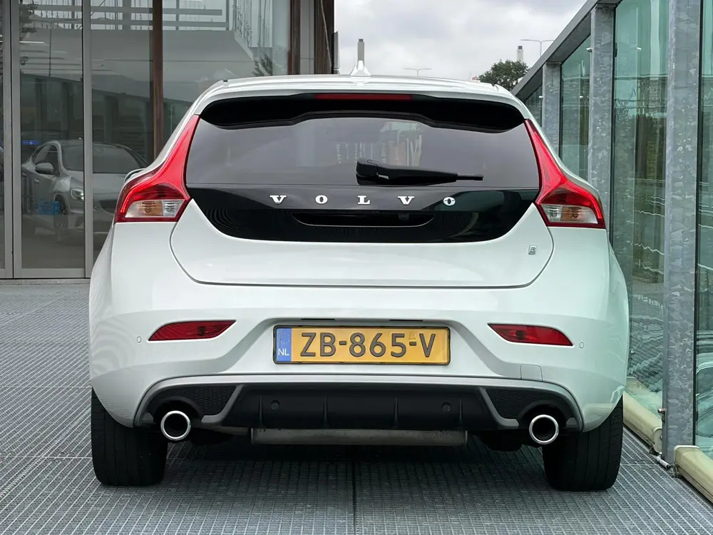 Volvo V40 1.5 T3 Polar+ Sport Automaat / Panoramadak / Leder uit 2019, foto 5