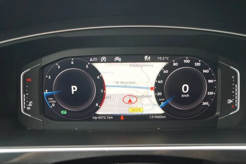 Volkswagen Tiguan 1.5 TSI 150pk DSG R-Line Highline Business uit 2020, foto 11