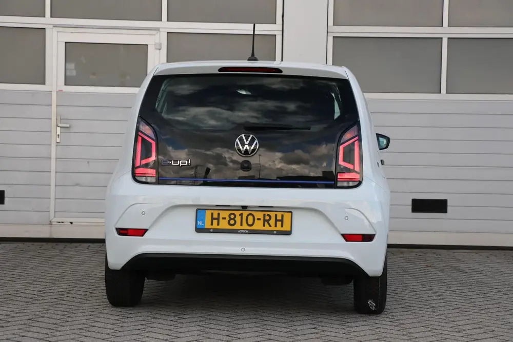 Volkswagen E-up! 82 pk | SoH 94,7 % | Climatronic | Parkeers uit 2020, foto 11