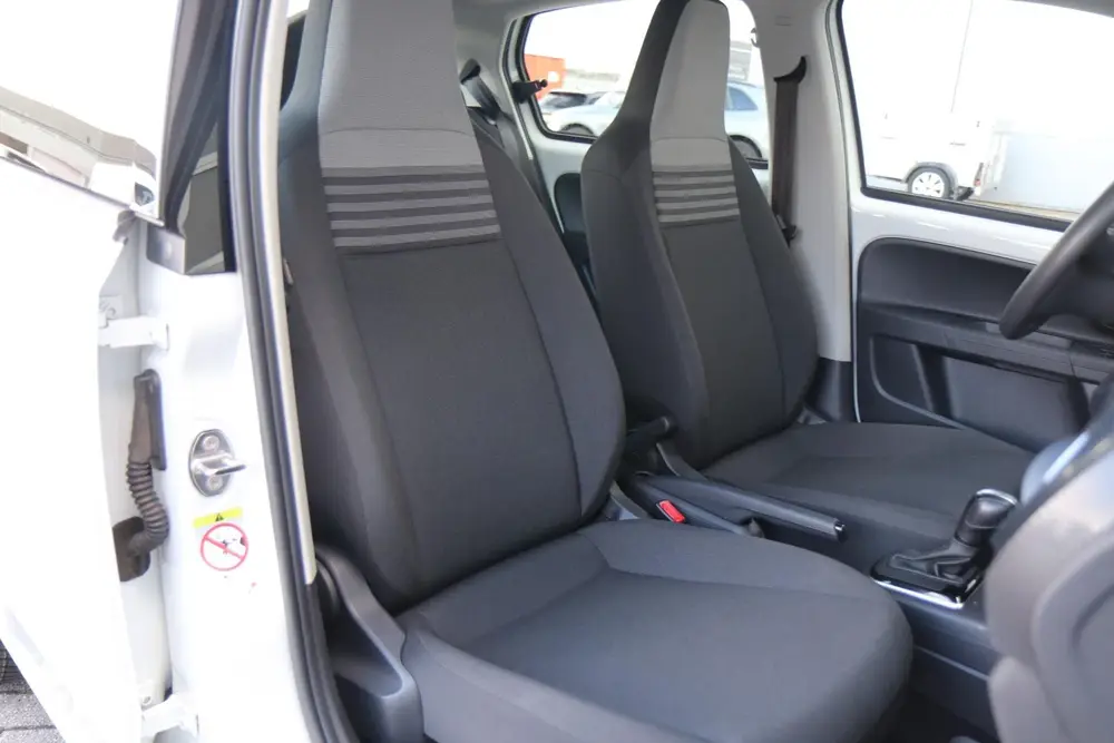 Volkswagen E-up! 82 pk | SoH 94,7 % | Climatronic | Parkeers uit 2020, foto 15