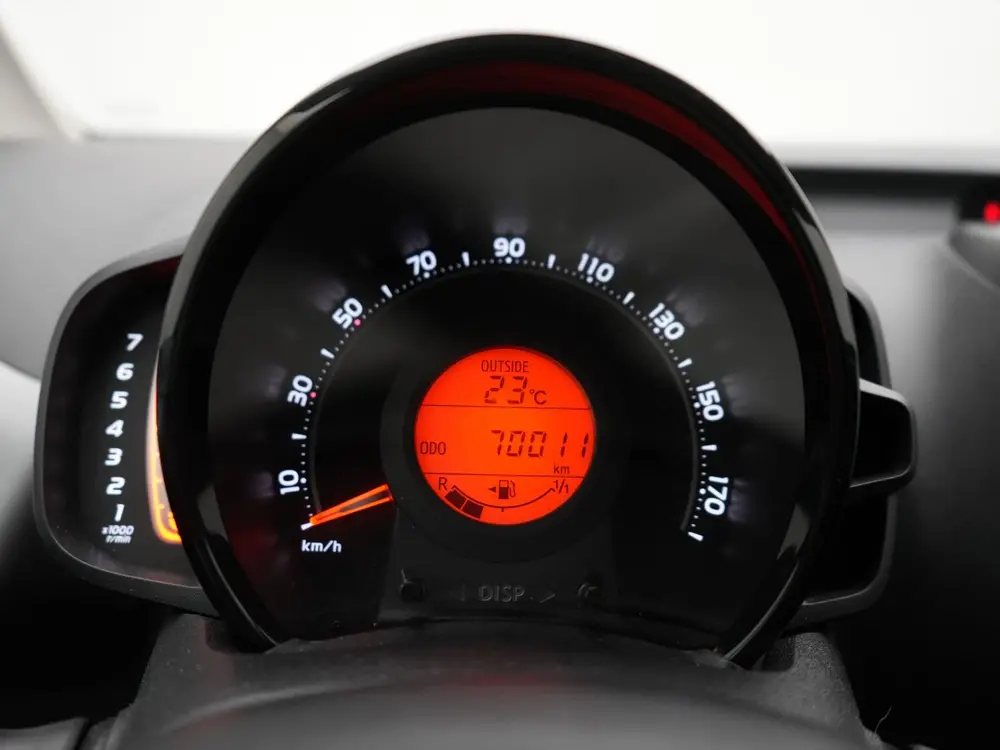 Toyota Aygo 1.0 VVT-i x-cite | Climate Control | Dealer Onde uit 2019, foto 7